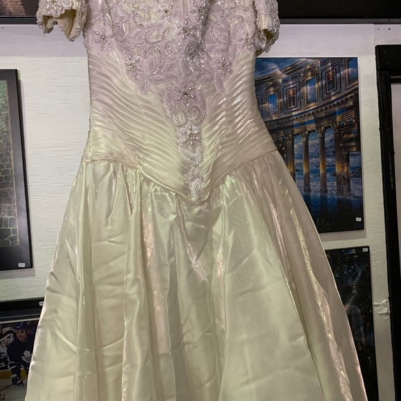 Wedding dresses 70-90% off - Picture 3 of 5